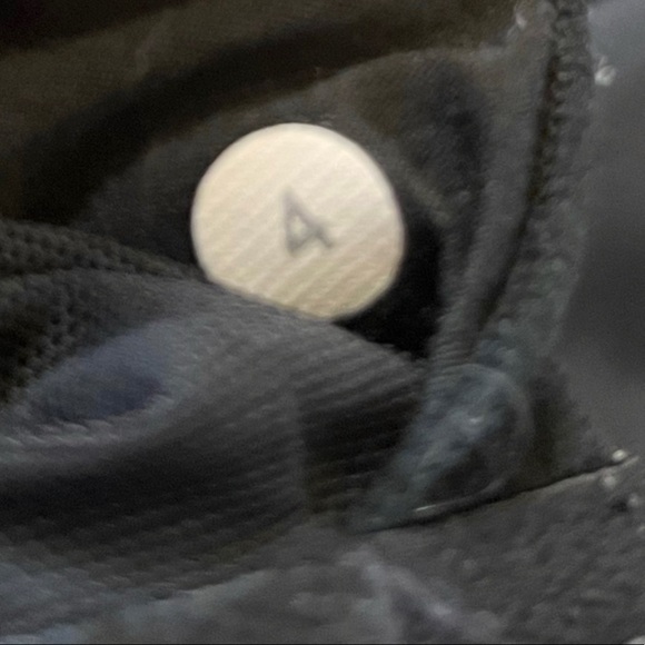 Lululemon Wom tanks (2) activewear black magenta pink purple Sz 4 racerback - Picture 13 of 13